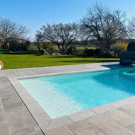 Couette-café Casa Blanca Avec Accès Piscine Privée Sans Vis à Vis Tournai